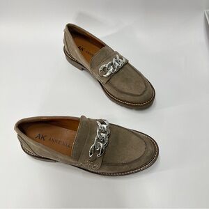 ANNE KLEIN Women’s Size 8  Slip On Gray Suede Loafers Flats Silver Chain